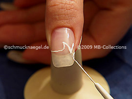 Nail art liner in the colour white