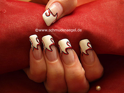 French motif with nail art liner and nail lacquer