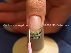 Nail art liner in the colour mauve