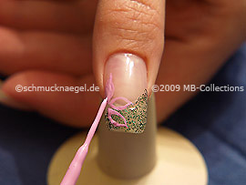 Nail art liner in the colour mauve