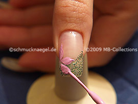 Nail art liner in the colour mauve