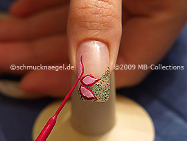 Nail art liner in the colour lilac