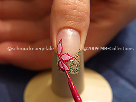 Nail art liner in the colour lilac