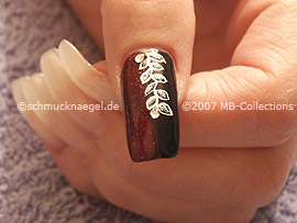 Clear nail polish, strass stones in crystal and spot-swirl