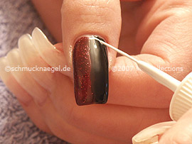 Nail art liner in the colour white