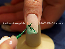 Nail art liner in the colour dark green