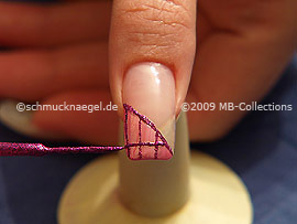 Nail art liner in the colour fuchsia-Glitter