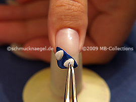 Mussel and the tweezers