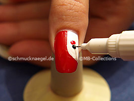 Nail art pen in the colour black