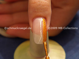 Nail lacquer in the colour bright brown