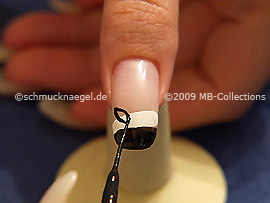 Nail art liner in the colour mauve