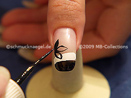 Nail art liner in the colour black