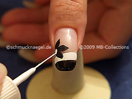Nail art liner in the colour white