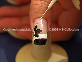 Nail art liner in the colour white
