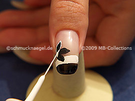 Nail art liner in the colour white