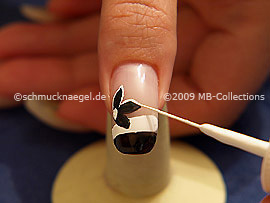 Nail art liner in the colour white