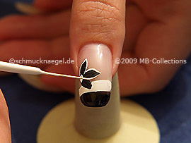 Nail art liner in the colour white