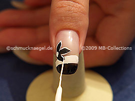 Nail art liner in the colour white