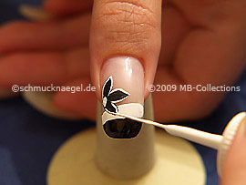 Nail art liner in the colour white