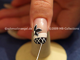 Nail art liner in the colour white