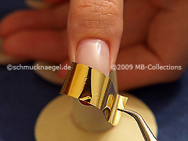 Tweezers and metallic foil