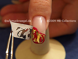 Tweezers and metallic foil