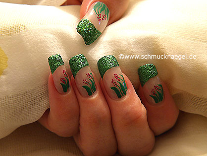 Fingernail motif in green-glitter