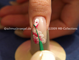 Nail art liner in the colour green