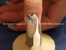 Dried leaf and the tweezers