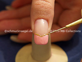 Nail art liner in the colour gold-Glitter