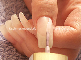 nail polish in the colour pearl