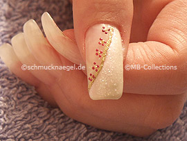 nail art liner in the colour gold-glitter