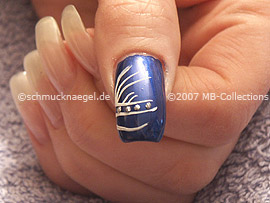 Nail art liner in the colour silver-glitter