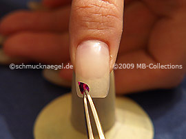 Hologram foil and the tweezers