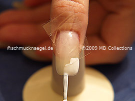 Nail lacquer in the colour white