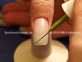 Nail art liner in the colour bright green