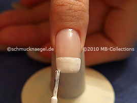 Nail lacquer in the colour white