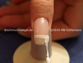 Nail lacquer in the colour white