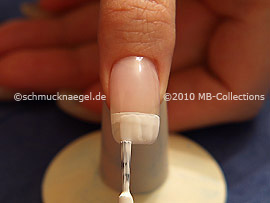 Nail lacquer in the colour white