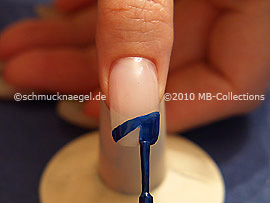 Nail lacquer in the colour blue