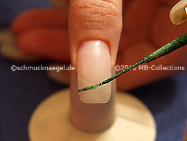 Nail art liner in the colour green-Glitter