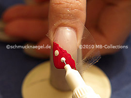 Nail art pen in the colour white