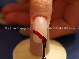 Nail lacquer in the colour aubergine