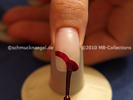 Nail lacquer in the colour aubergine