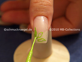 Nail art liner in the colour bright green