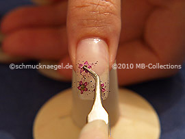 Nail art liner in the colour white