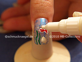 Nail art pen in the colour white