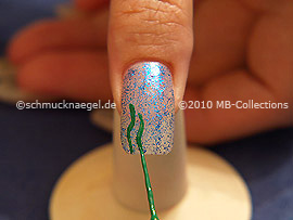 Nail art liner in the colour green