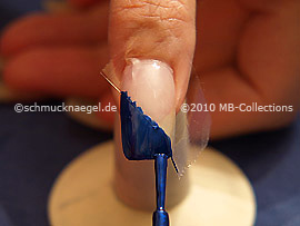 Nail lacquer in the colour dark blue