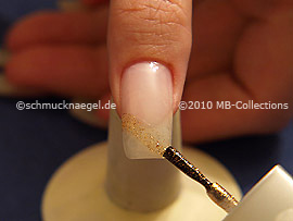 Nail lacquer in the colour copper-Glitter